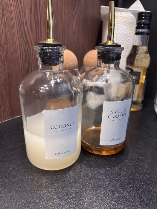 Фотография покупателя товара Бутылка для соусов и масла Доляна «Парфе», 550 мл, 8×17 см, с пробковой крышкой, стекло, прозрачная - Фото 3