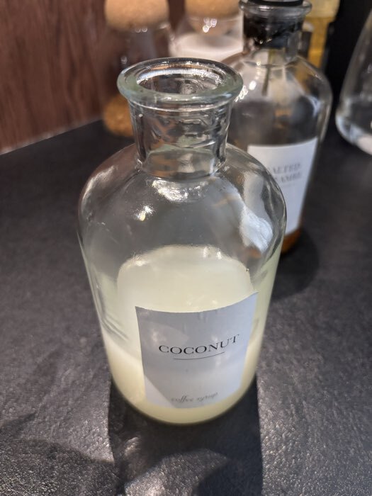 Фотография покупателя товара Бутылка для соусов и масла Доляна «Парфе», 550 мл, 8×17 см, с пробковой крышкой, стекло, прозрачная - Фото 2