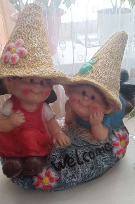 Фотография покупателя товара Садовая фигура из полистоуна «Девочка с мальчиком на камне», 42×22×41 см - Фото 1