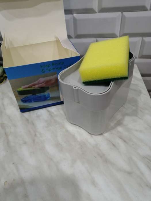 Фотография покупателя товара Дозатор для моющего средства с подставкой для губки Доляна, губка в комплекте, 385 мл, цвет чёрный - Фото 2