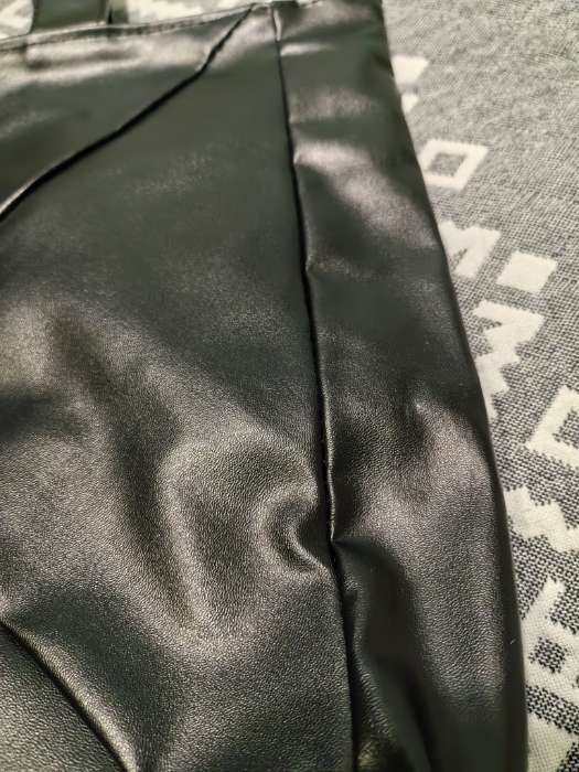 Фотография покупателя товара Сумка-шопер женская на молнии, размер 39×9×30 см, однотонная, чёрная - Фото 3