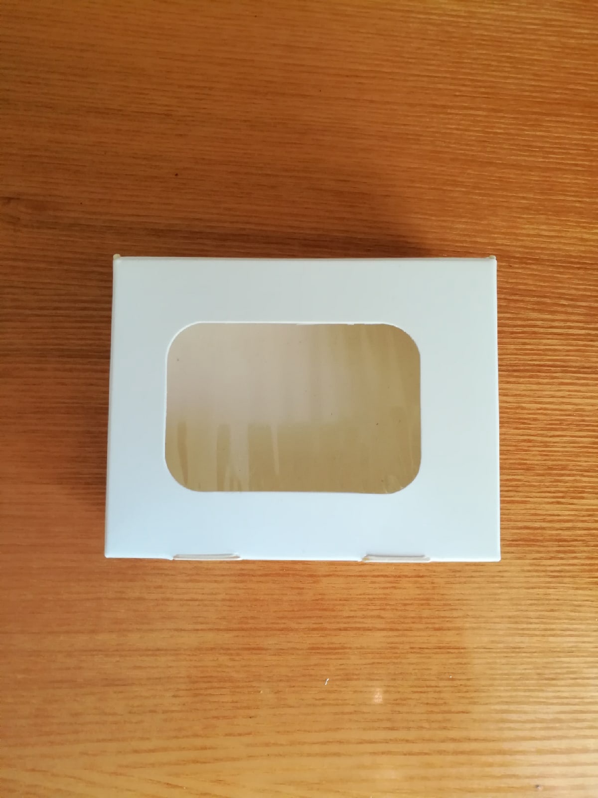 Фотография покупателя товара Коробка складная, с окном, белая, 9 х 7 х 4 см - Фото 3