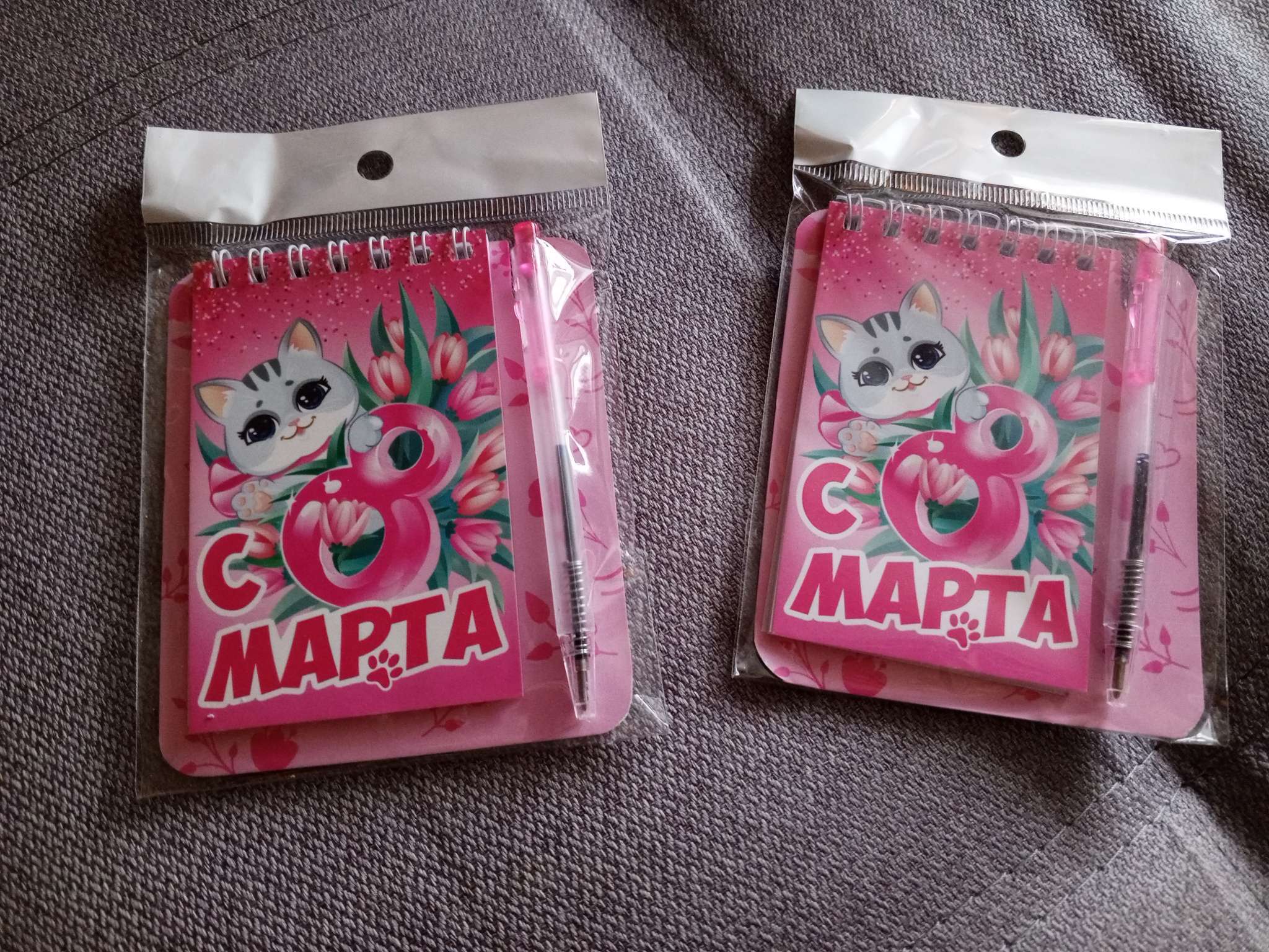 Фотография покупателя товара Подарочный набор, блокнот и мини-ручка, 9×10.4 см «8 Марта» - Фото 3