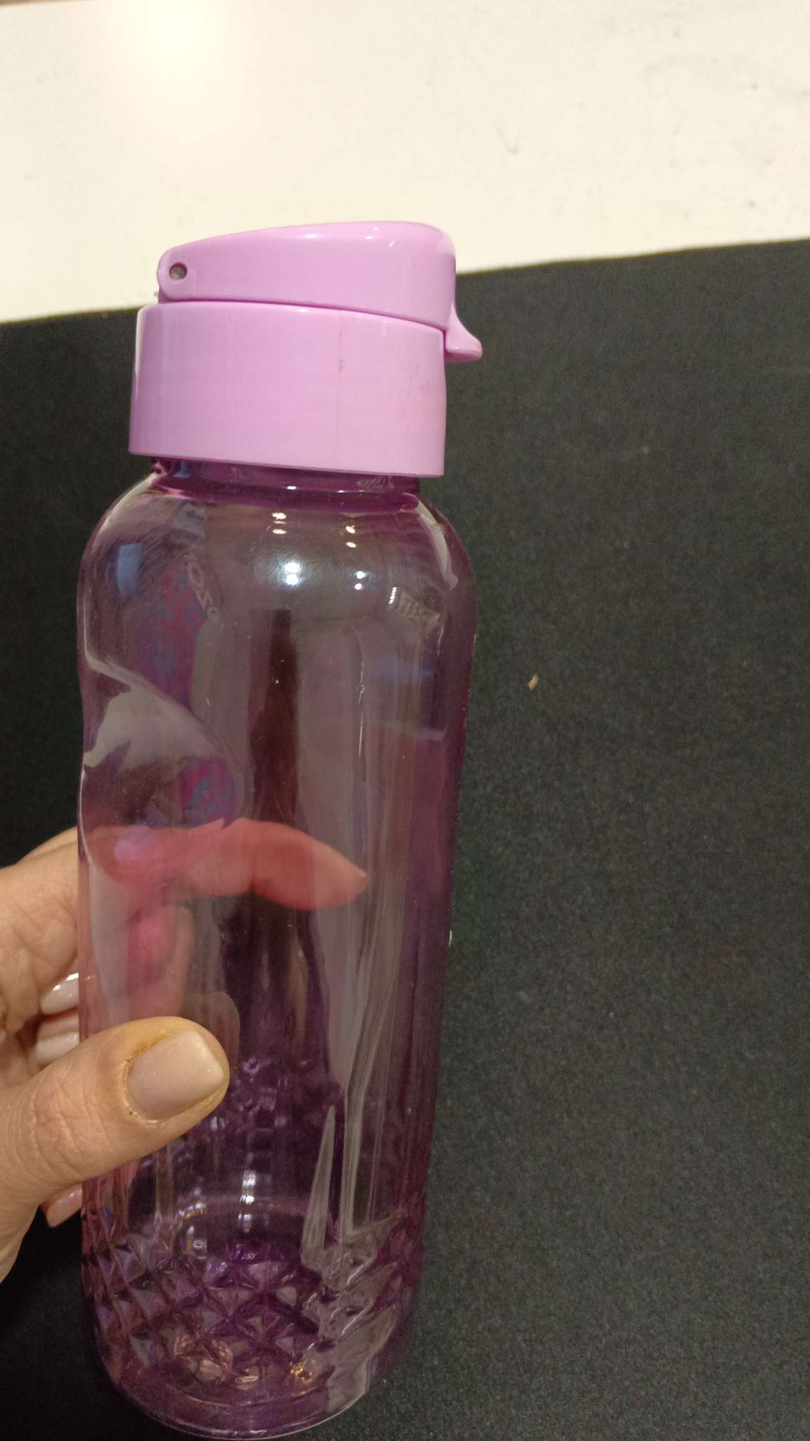 Фотография покупателя товара УЦЕНКА Бутылка для воды спортивная «Флорес», 650 мл, 4.7×22×7 см, сиреневая - Фото 3