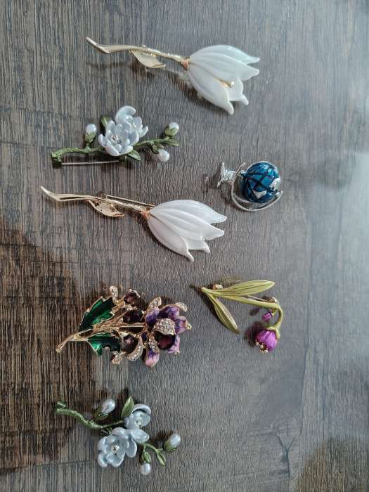 Фотография покупателя товара Брошь «Цветок» лилия, белая в золоте - Фото 1