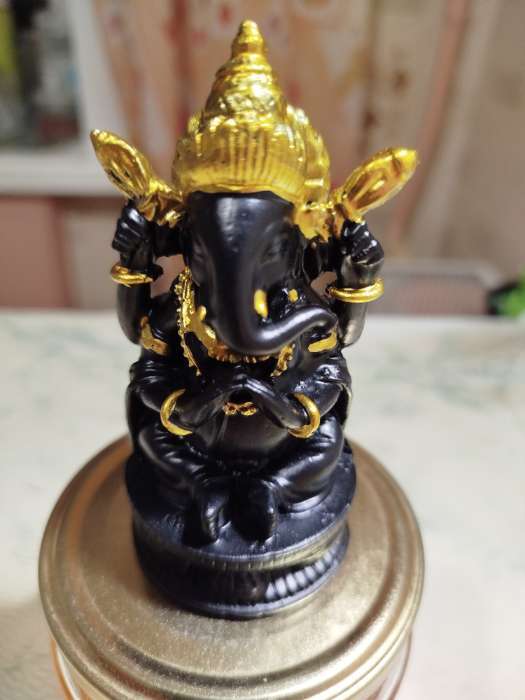 Фотография покупателя товара Нэцкэ фигурка полистоун «Ганеша в золотом головном уборе», чёрный, 4.7×4.7×9.7 см - Фото 1