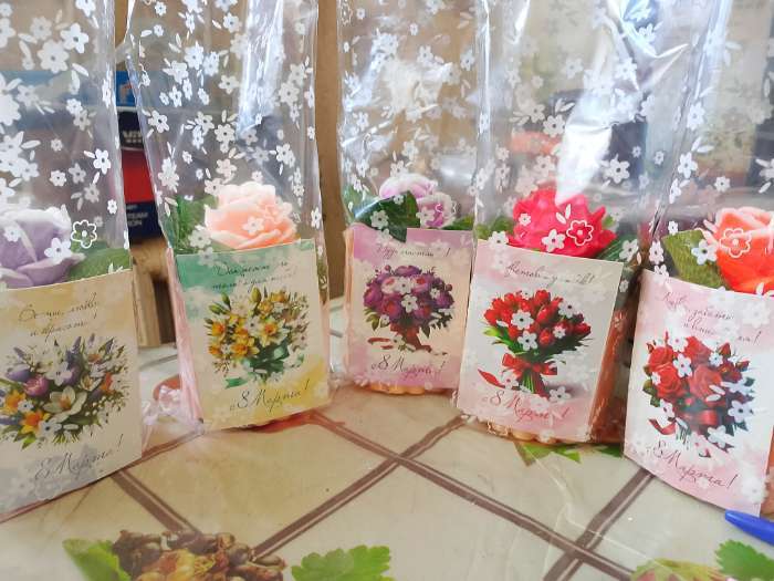 Фотография покупателя товара Пакет подарочный пропиленовый «Подарки», 19×35 см - Фото 2