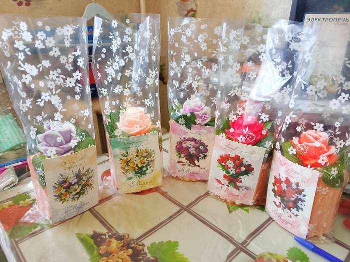 Фотография покупателя товара Пакет подарочный пропиленовый «Подарки», 19×35 см - Фото 1