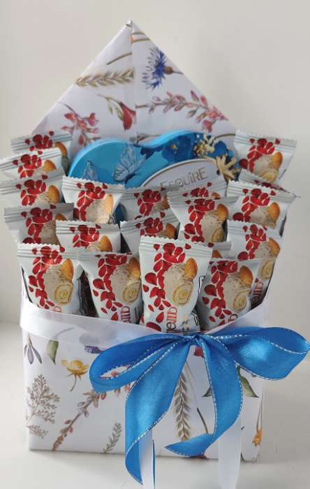 Фотография покупателя товара Бумага упаковочная крафт «Цветы», 70×100 см - Фото 1