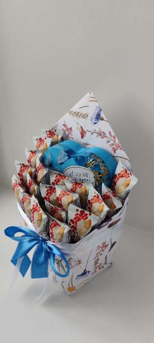 Фотография покупателя товара Бумага упаковочная крафт «Цветы», 70×100 см - Фото 2