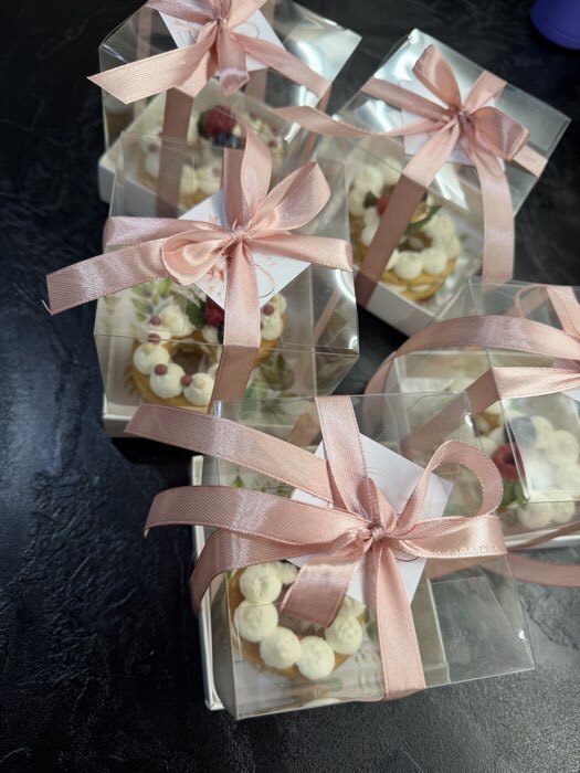 Фотография покупателя товара Коробка кондитерских изделий с ложементом, крафт, 15×15×14 см - Фото 3