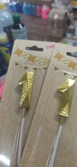 Фотография покупателя товара Свеча в торт на шпажке «Алмаз», цифра 1, золотая, 5 см - Фото 101