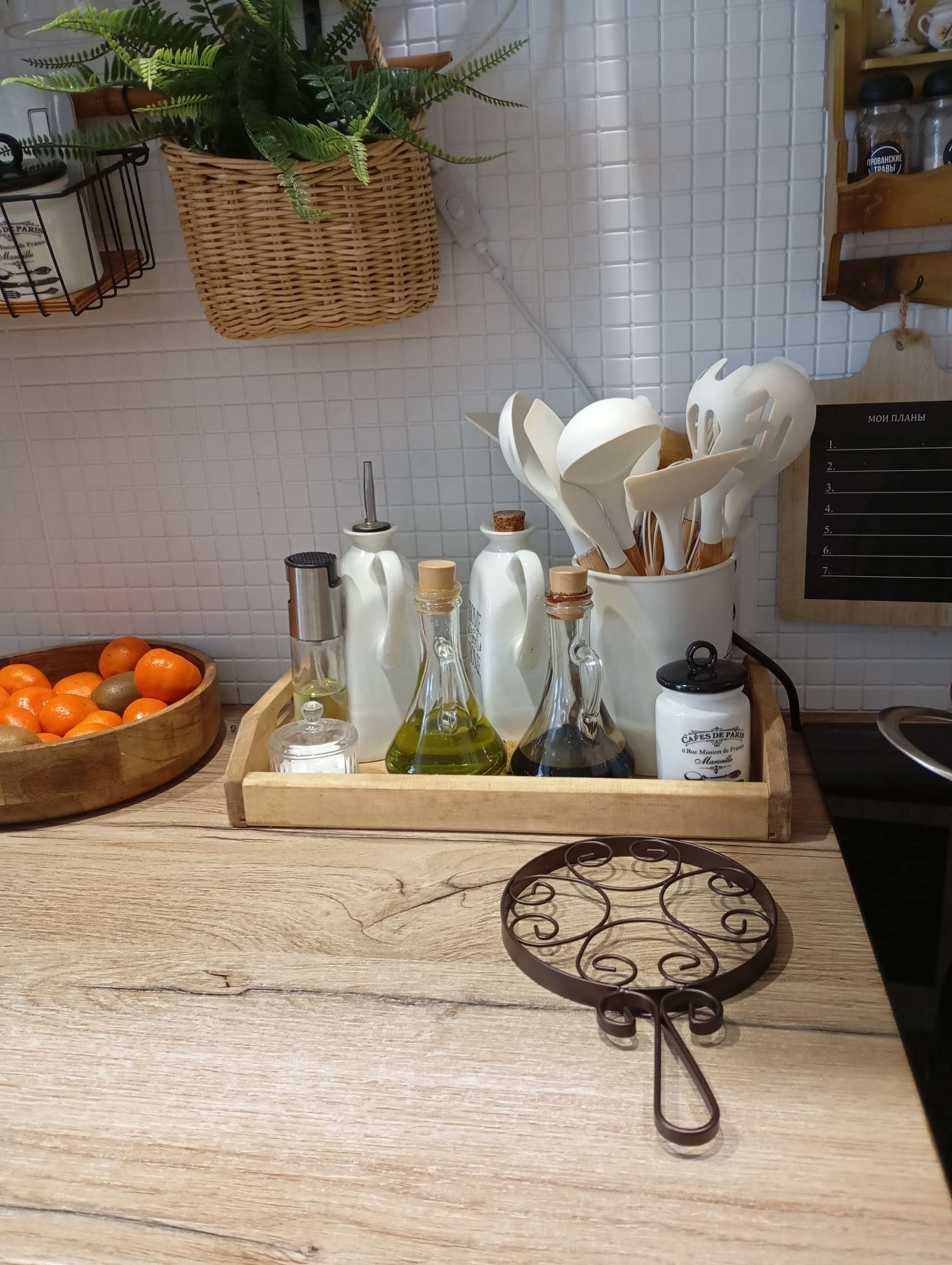 Фотография покупателя товара Подставка под горячее с ручкой Доляна «Сердца», 25.5×16.3 см, коричневая - Фото 1