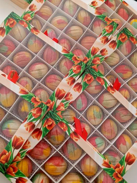 Фотография покупателя товара Коробка под 12 конфет с ячейками «Дерево» 18.5×13.5×3.5 см - Фото 2