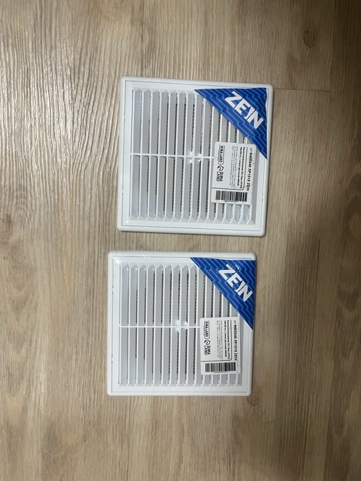 Фотография покупателя товара Решетка вентиляционная ZEIN Люкс ЛР1515, 150×150 мм, с сеткой, разъемная - Фото 1