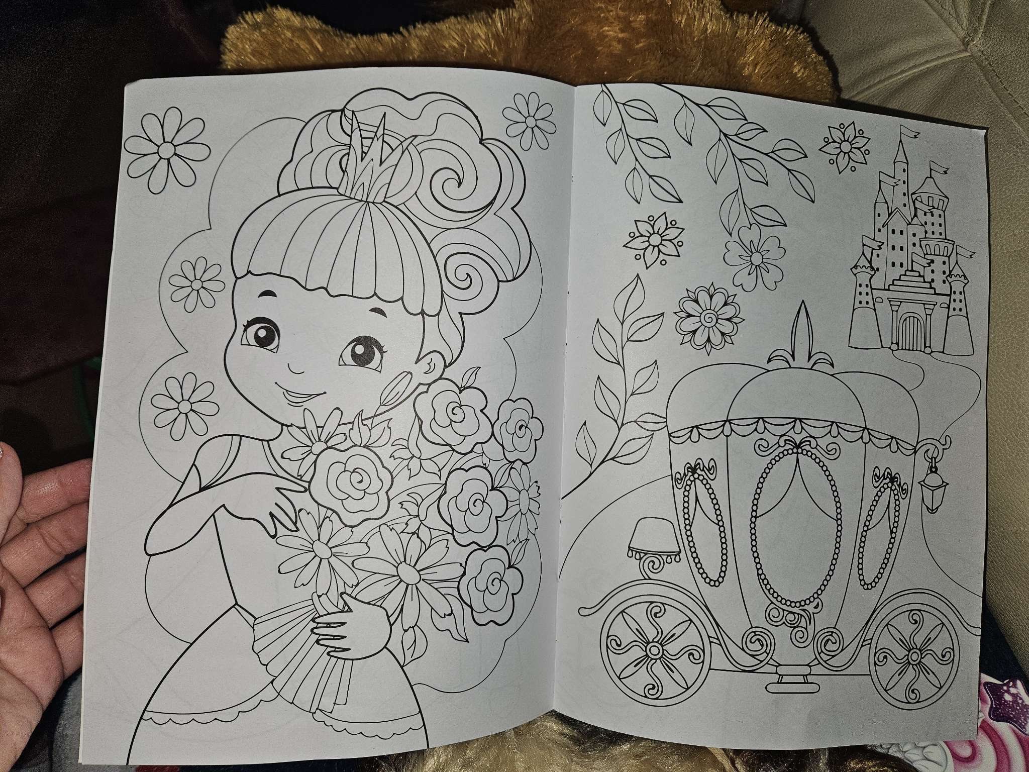 Фотография покупателя товара Раскраска для девочек «Принцессы», 16 стр, А4 - Фото 5