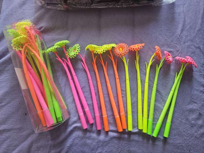 Фотография покупателя товара Ручка-прикол Calligrata «Цветы», синий стержень, гелевая, МИКС - Фото 3