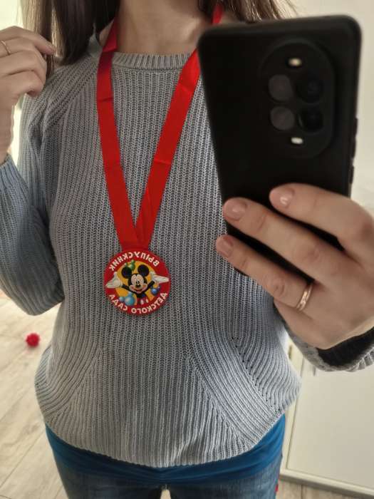 Фотография покупателя товара Медаль на выпускной «Выпускник детского сада», 5.6 см, Микки Маус - Фото 1