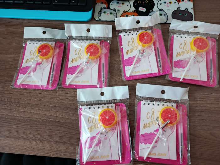 Фотография покупателя товара Подарочный набор, блокнот и мини-ручка, 9×10.4 см «8 Марта» - Фото 1