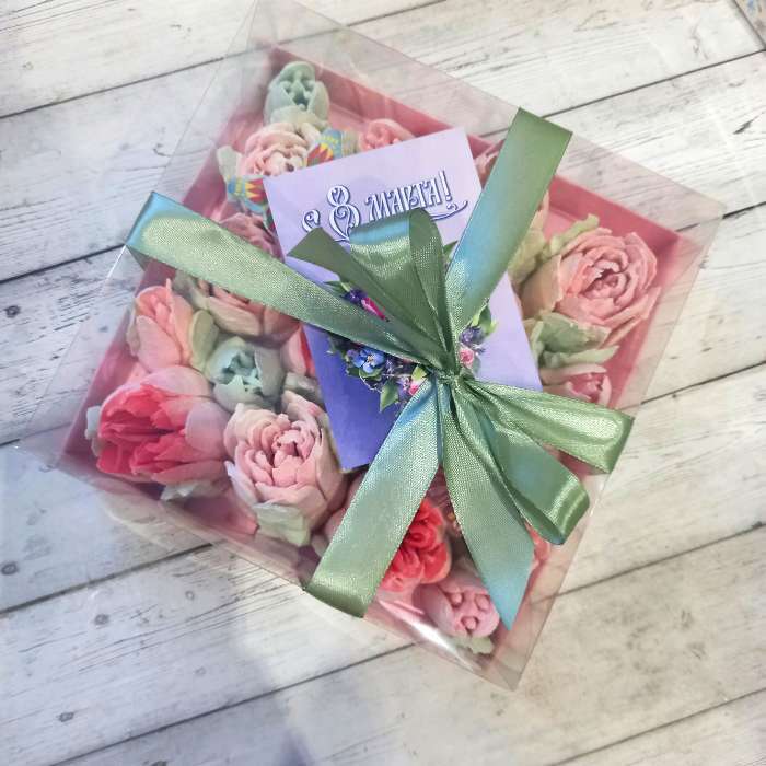 Фотография покупателя товара Коробка кондитерская для муссовых пирожных «Love», 17.8×17.8×6.5 см - Фото 1