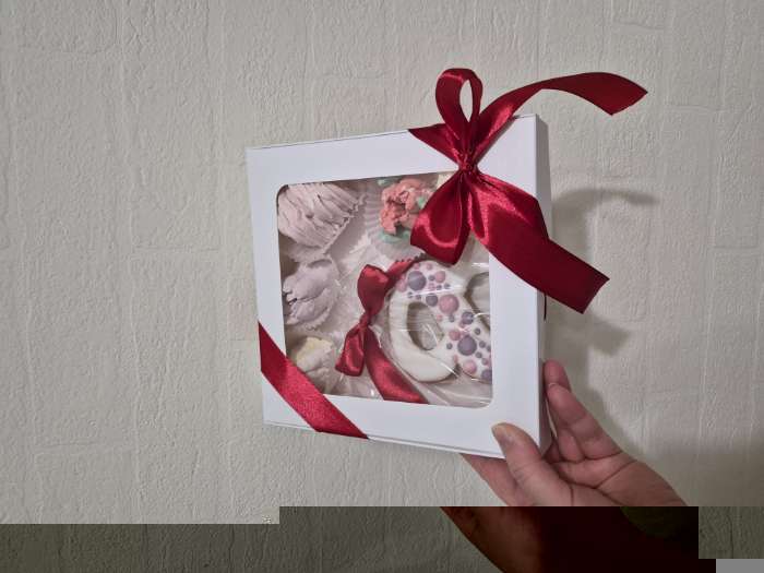 Фотография покупателя товара Коробка самосборная, крафт, с окном, 19×19×3 см - Фото 1