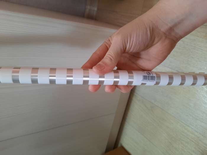 Фотография покупателя товара Плёнка для цветов глянцевая «Полоска», 0.6×8 м - Фото 2