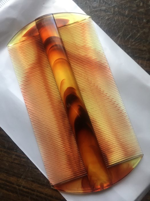 Фотография покупателя товара Расчёска двусторонняя, 10,5 × 5 см, цвет «янтарный»