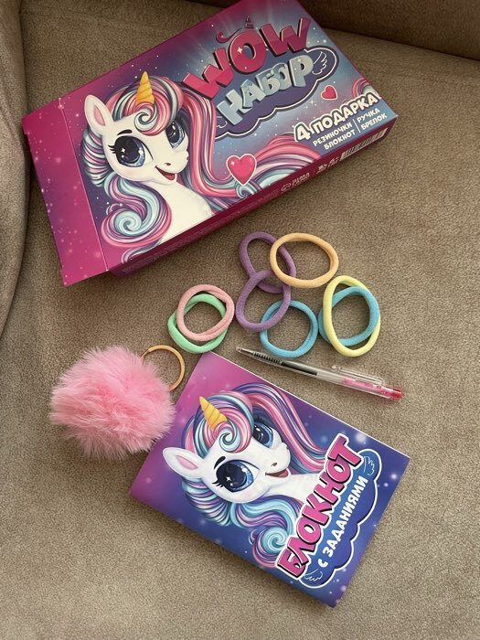 Фотография покупателя товара Подарочный набор: блокнот А6, 8 л., резиночки, брелок-пушистик, мини ручка «Кругляши» - Фото 3