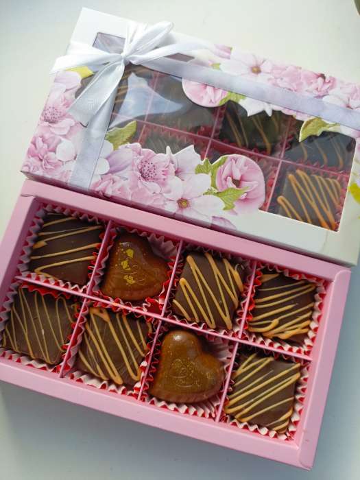 Фотография покупателя товара Коробка складная для 8 конфет «Самой прекрасной», 9.8×17.7×3.5 см - Фото 1