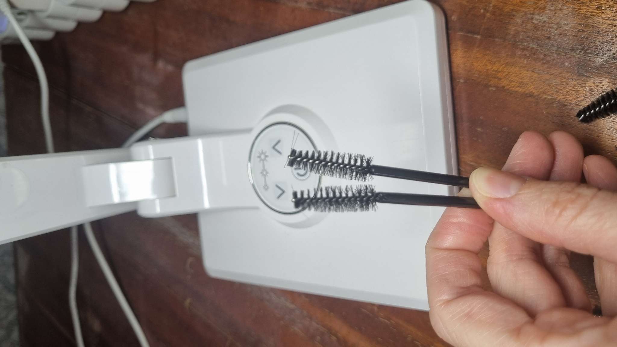 Фотография покупателя товара Щёточки для бровей и ресниц, набор - 50 шт., 9.5 см, цвет чёрный - Фото 3