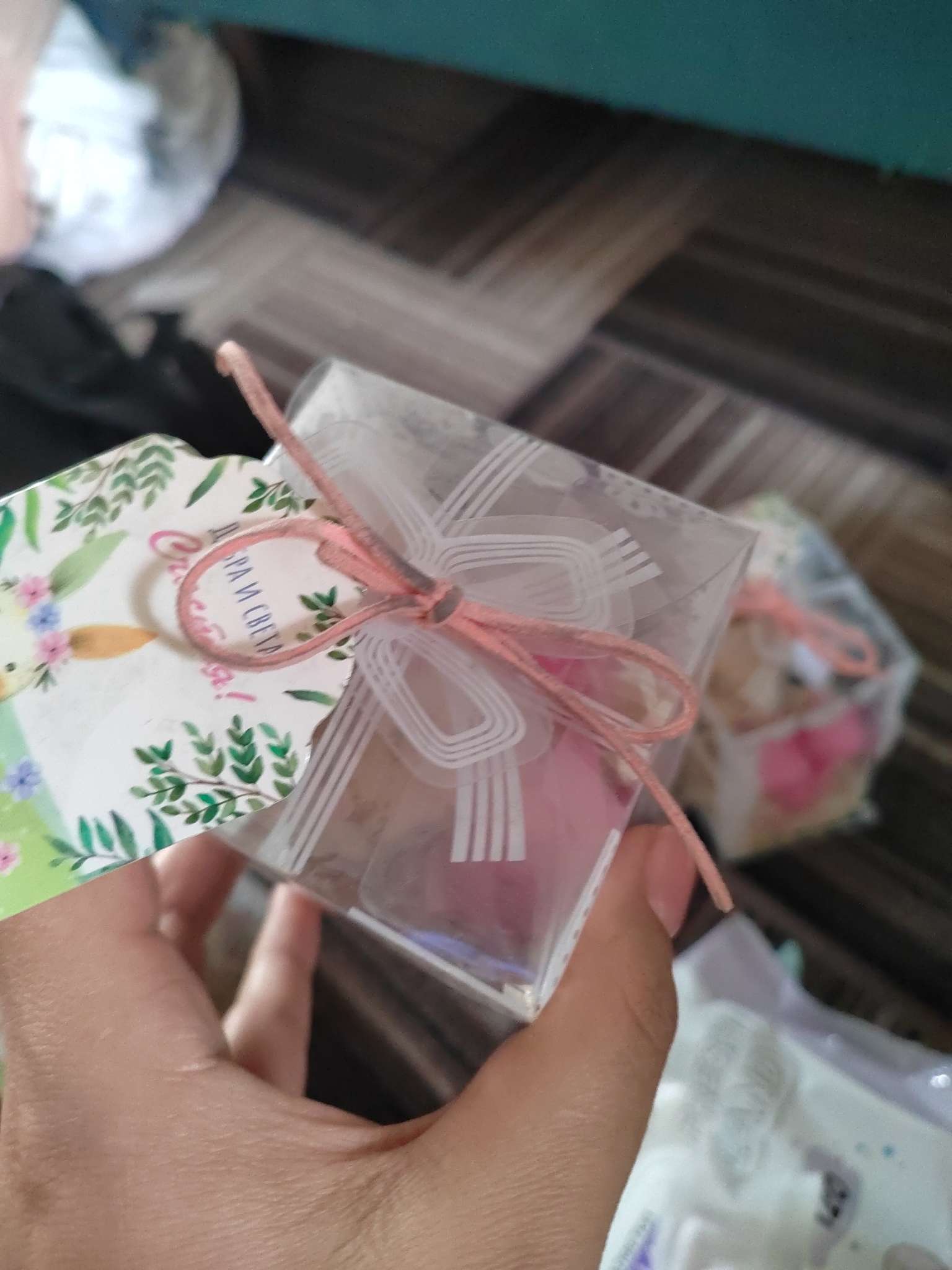 Фотография покупателя товара Набор подарочный «Зайка в платье», мыльные розовые розы 5 шт., роса, 7×7×12 см - Фото 3