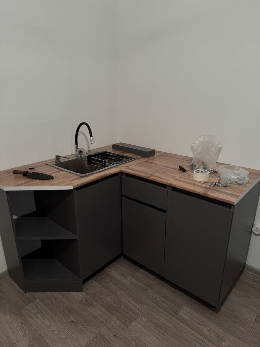 Фотография покупателя товара Кухонный гарнитур угловой «Лира», с столешницей, 1300×2000 мм, цвет графит/дуб крафт золотой/дуб кера - Фото 11