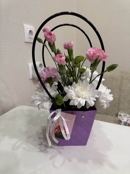 Фотография покупателя товара Сумка для цветов тиснение Белая влагостойкая, 12×12 - 8×8 - 12.5 см - Фото 2