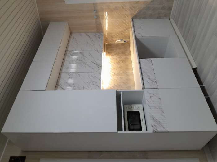 Фотография покупателя товара УЦЕНКА Кухня в потолок трехуровневая Престиж 3000, Белый/Мрамор золото МДФ