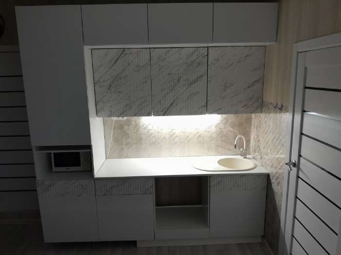 Фотография покупателя товара УЦЕНКА Кухня в потолок трехуровневая Престиж 3000, Белый/Мрамор золото МДФ