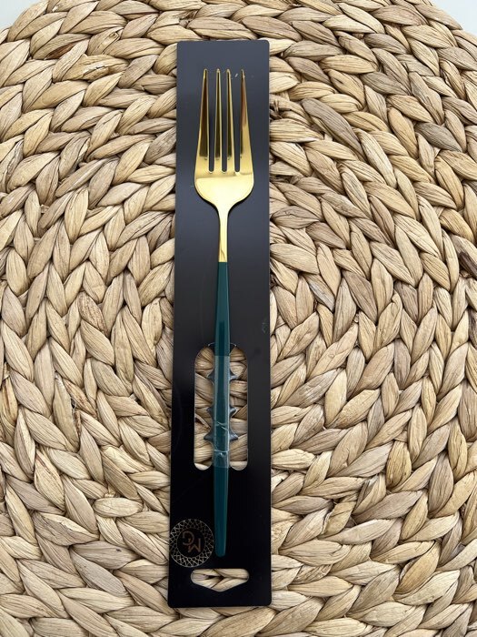 Фотография покупателя товара Вилка столовая Magistro «Блинк», 21.5×3 см, нержавеющая сталь, зелёная ручка, золотистая - Фото 1