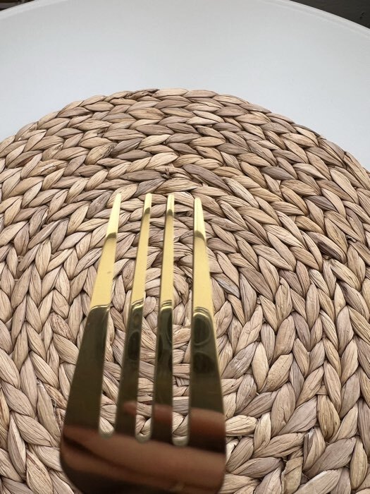 Фотография покупателя товара Вилка столовая Magistro «Блинк», 21.5×3 см, нержавеющая сталь, зелёная ручка, золотистая - Фото 5