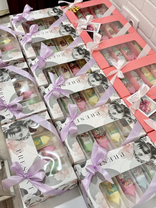 Фотография покупателя товара Коробка для эклеров, кондитерская упаковка, 5 вкладышей, «Для тебя», 25.2×15×7 см - Фото 1