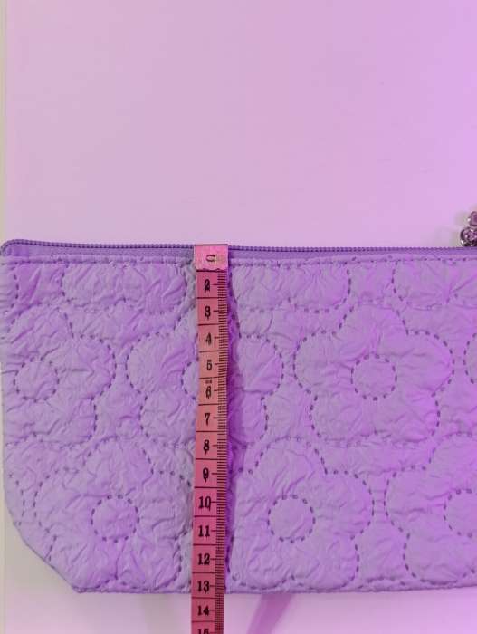 Фотография покупателя товара Косметичка женская «Цветочки», на молнии, ручка из бусин, 22×7×14.5 см, сиреневая - Фото 1