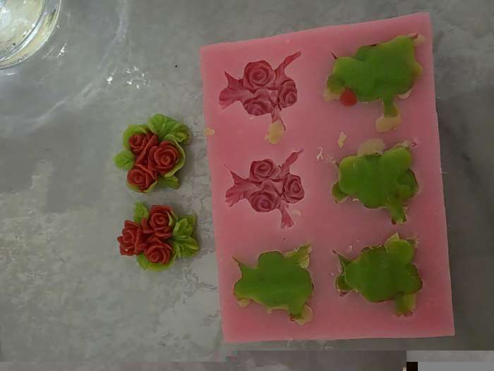 Фотография покупателя товара Молд для заливки «Букеты», силикон, 6 ячеек, 11.5×8×1.5 см, розовый - Фото 1