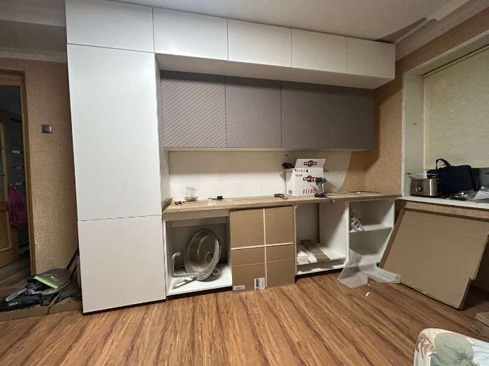 Фотография покупателя товара Кухонный гарнитур трёхуровневый в потолок «Урания», 3000 мм, цвет белый/коричневый софт - Фото 1