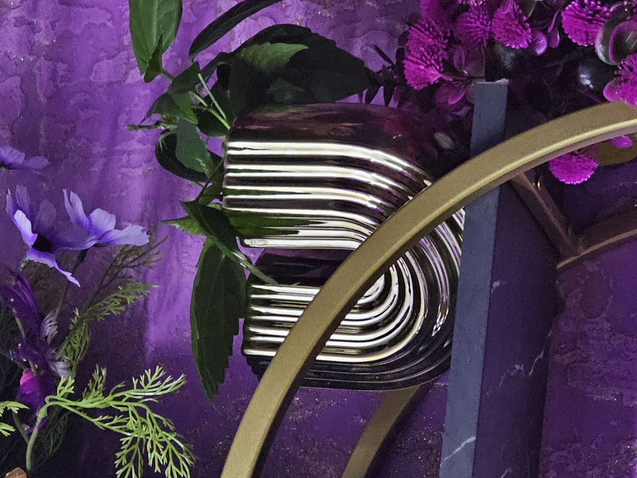 Фотография покупателя товара Ваза для цветов «Милли», 14.5×14.5×12 см, керамика, золотистая - Фото 1