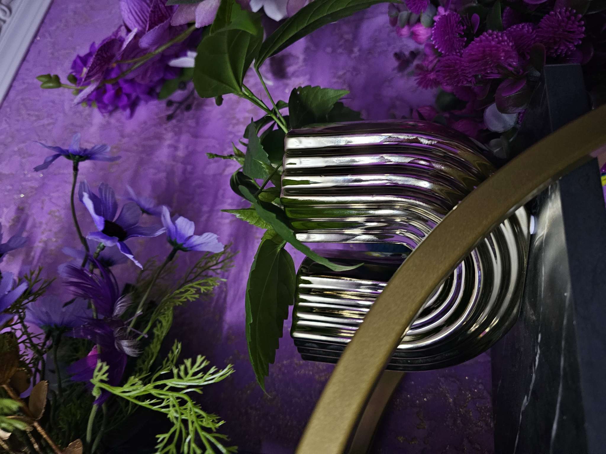 Фотография покупателя товара Ваза для цветов «Милли», 14.5×14.5×12 см, керамика, золотистая - Фото 2