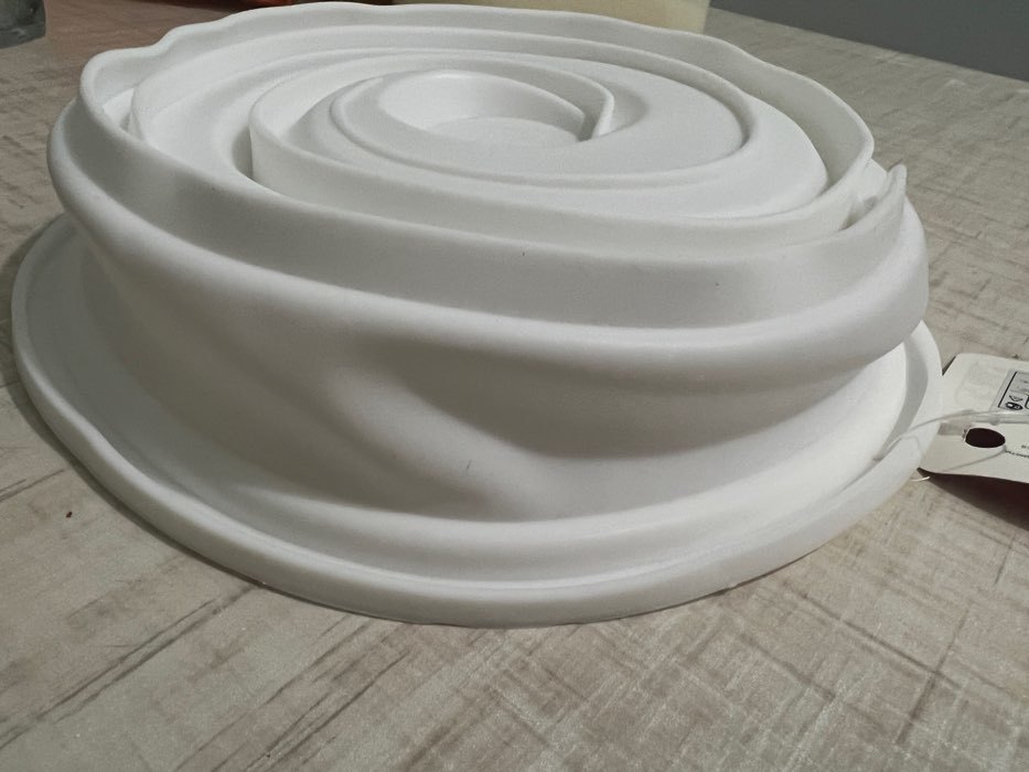 Фотография покупателя товара Форма для муссовых десертов и выпечки Доляна «Круговорот», d=19,2 см (внутренний диаметр 16,5 см), высота внутренняя 3,5 см, высота внешняя 4,7 см, цвет белый