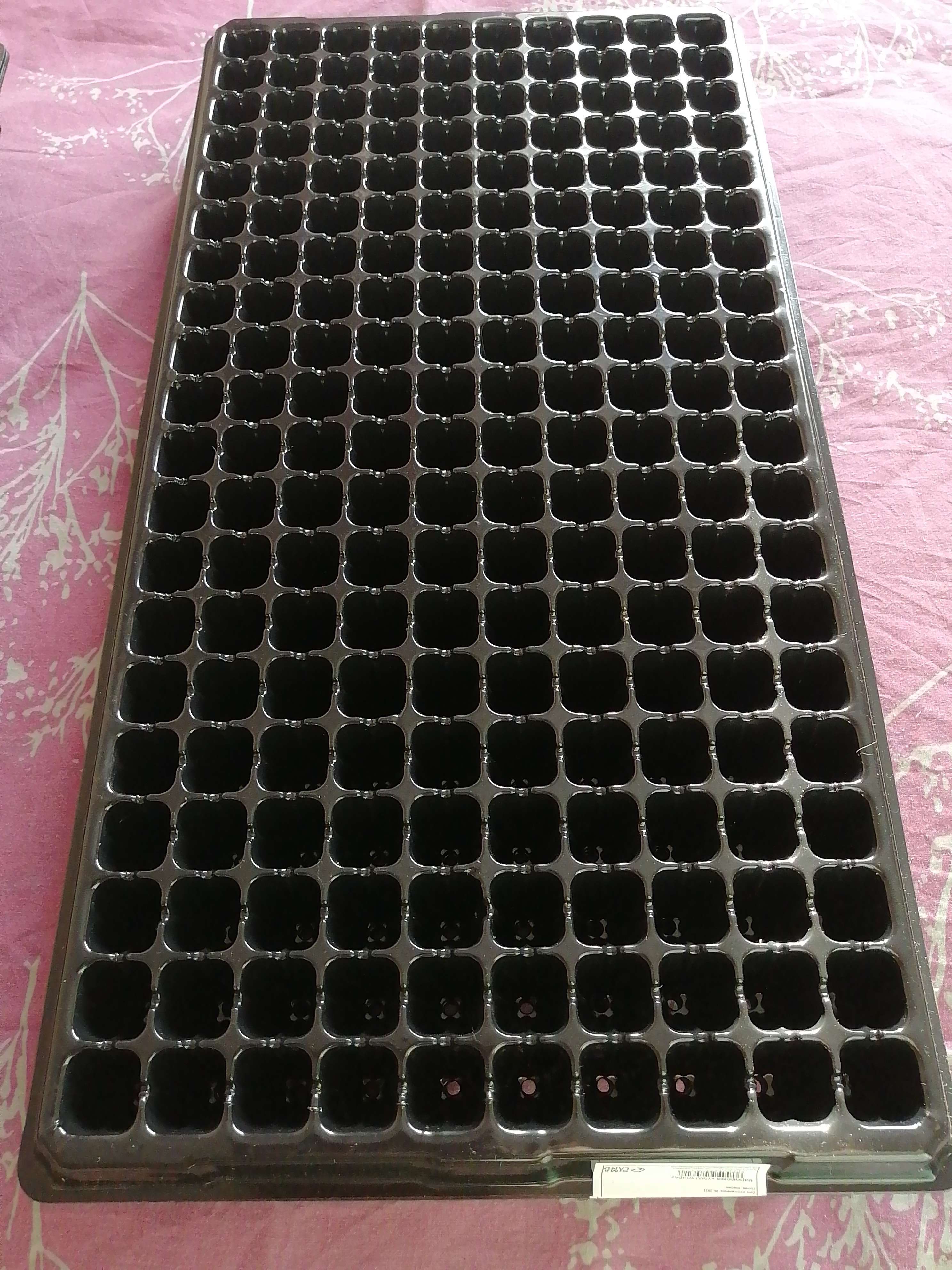 Фотография покупателя товара Кассета для выращивания рассады, на 200 ячеек, по 7 мл, из пластика, чёрная, 55 × 28 × 4 см, Greengo - Фото 2