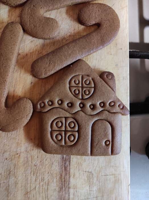 Фотография покупателя товара Форма для печенья «Домик», вырубка, штамп, цвет микс - Фото 8