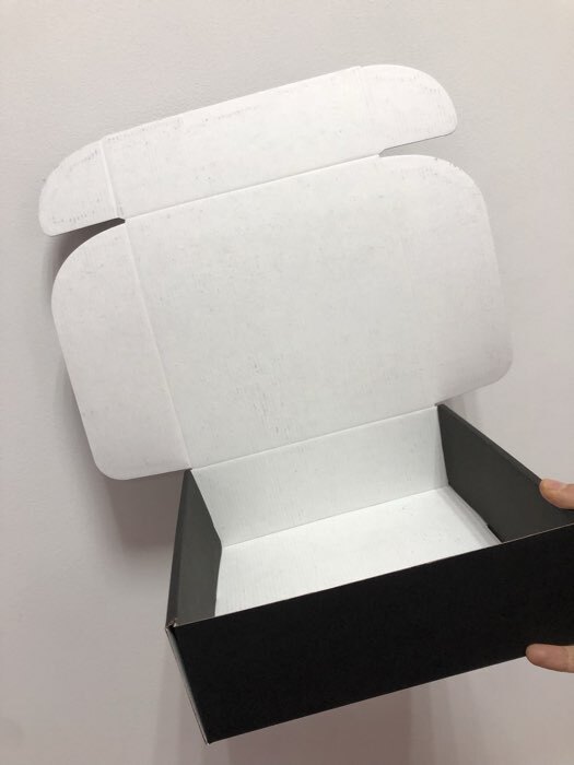 Фотография покупателя товара Коробка самосборная, чёрная, для подарков, хранения и отправки посылок, 23×23×8 см - Фото 6