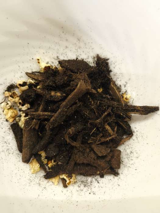 Фотография покупателя товара Грунт универсальный «Щедрая земля», 60 л - Фото 3