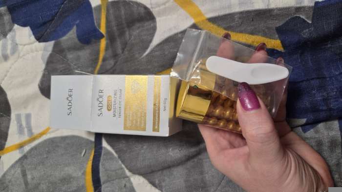 Фотография покупателя товара Крем для глаз капсульный питательный SADOER с золотом, против отёчности и морщин, 60 г - Фото 2