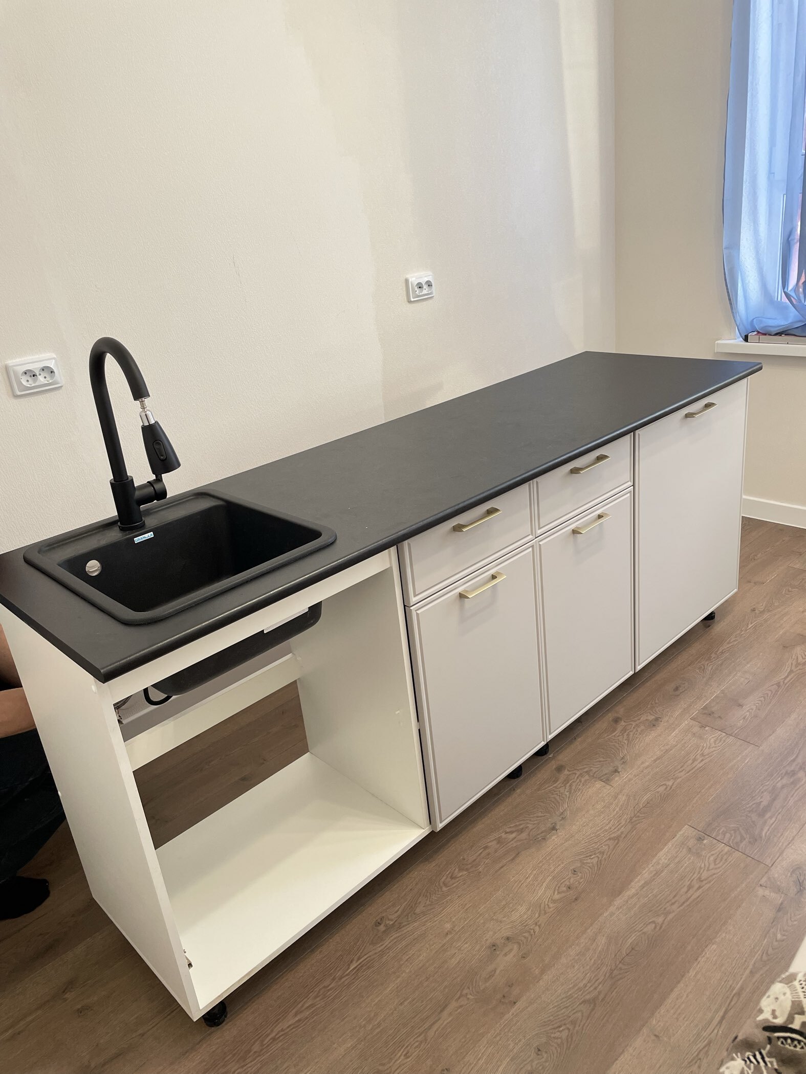 Фотография покупателя товара Кухонный гарнитур «Адель», 2000 мм, цвет белый/нео/мраморный берег - Фото 5